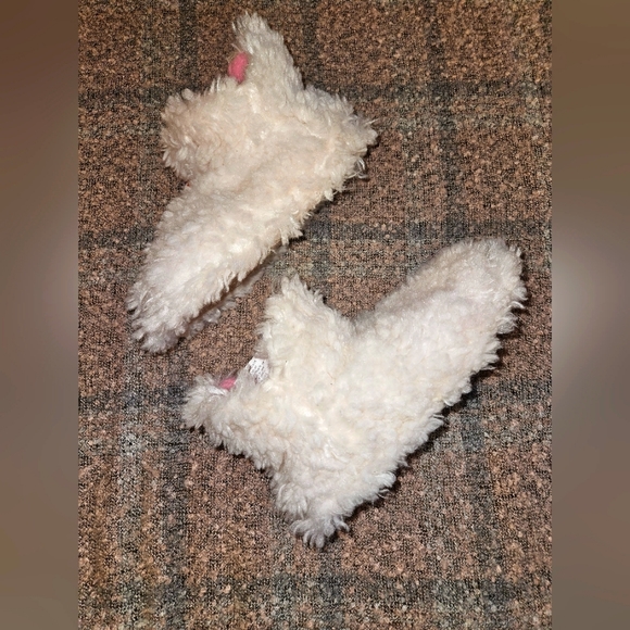 💵3/$20 Bundle 3 Specially Marked INWT Girls Wonder Nation Soft Fuzzy  Slippers - Picture 2 of 9